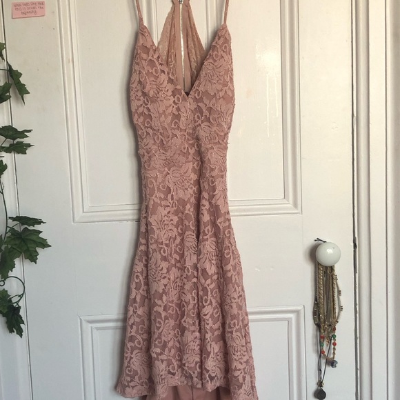 Hi-low open back lace dress - Picture 4 of 4